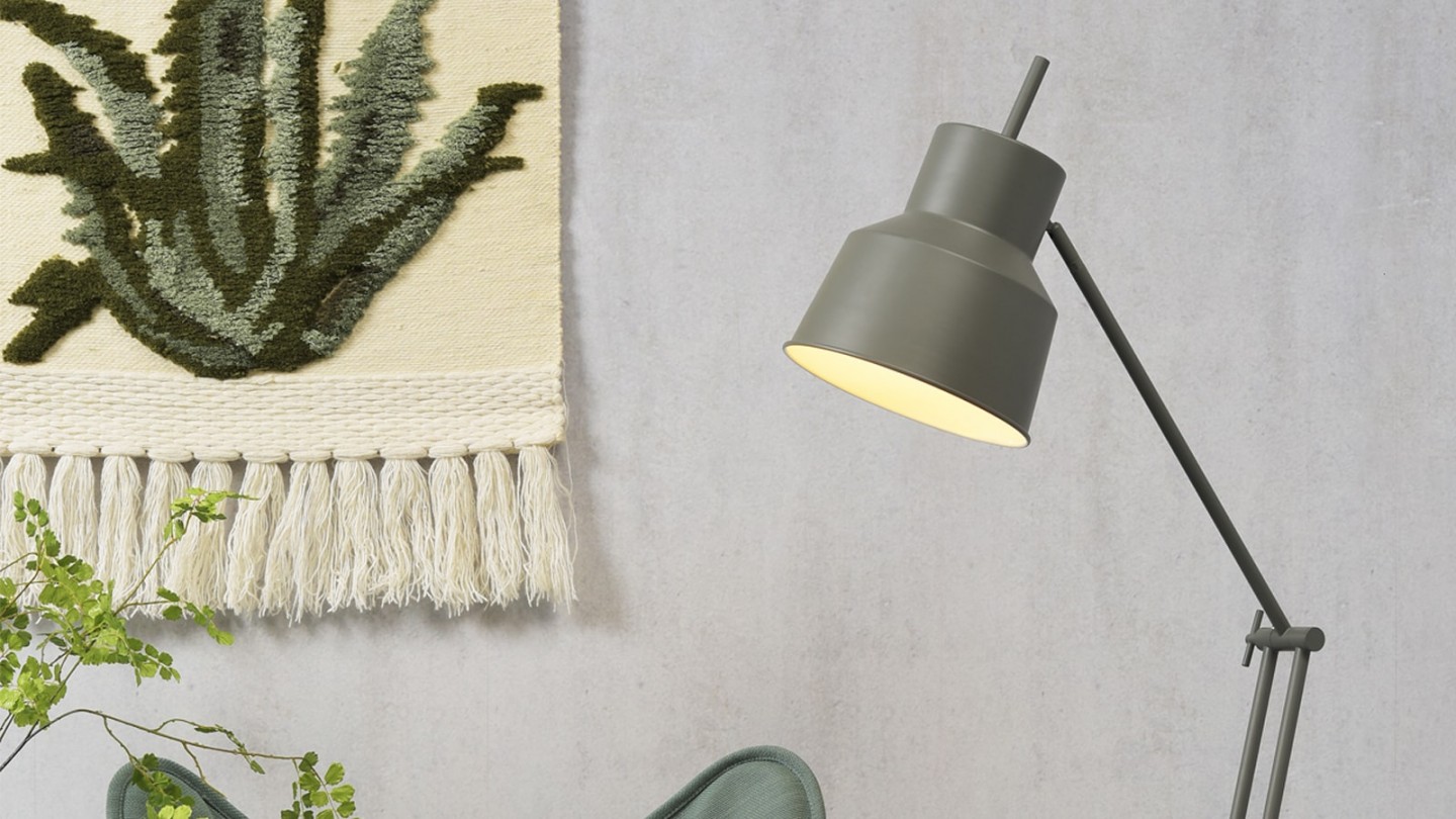 Lampadaire en fer vert gris - Collection Belfast - It's About Romi