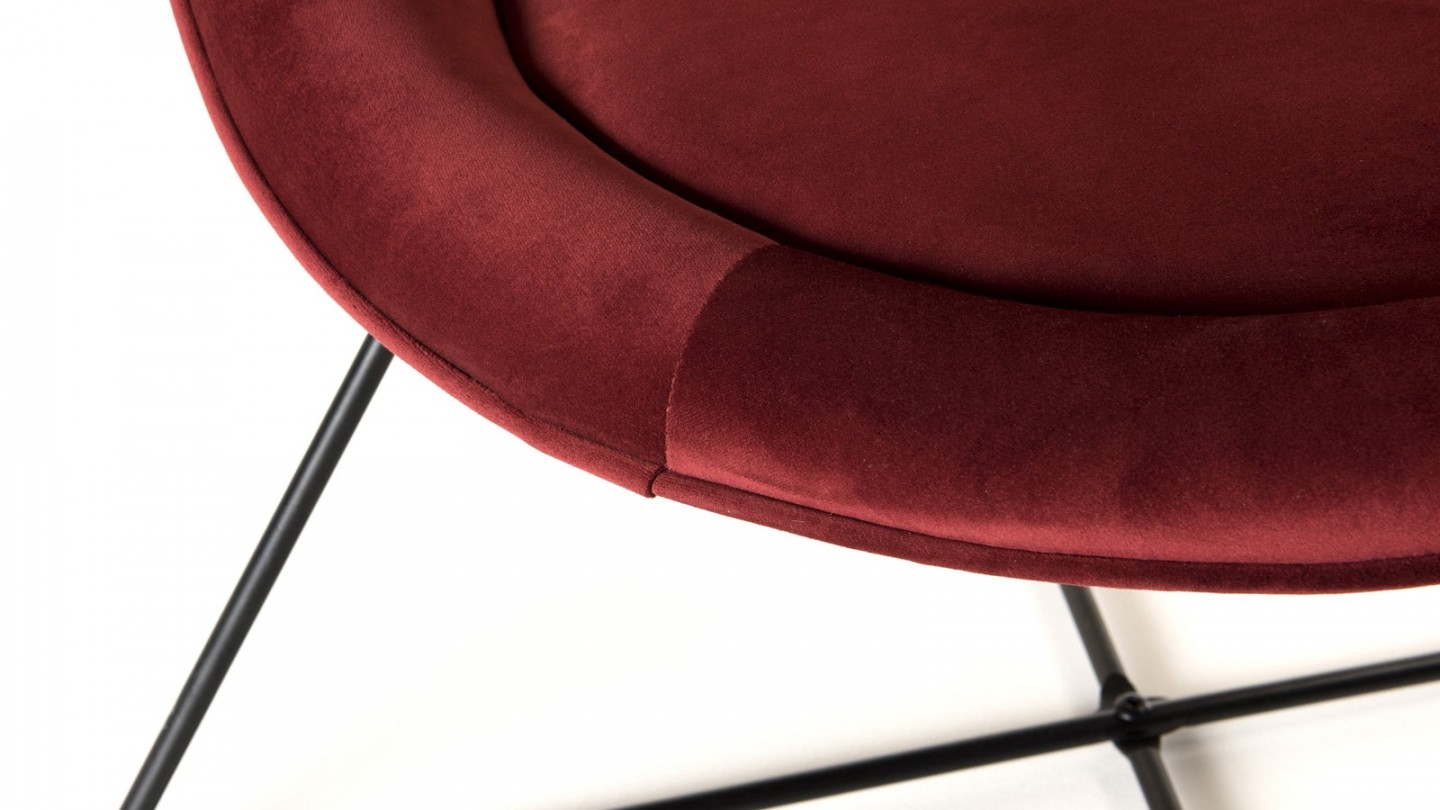 Fauteuil rond en velours bordeaux piètement en métal noir - Collection Agathe