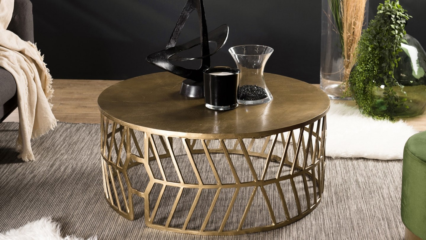 Table basse ronde 89cm en aluminium doré piètement graphique - Collection Johan