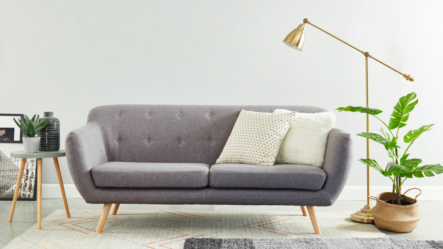 Canapé scandinave capitonné 3 places en tissu gris clair - Collection Chloé