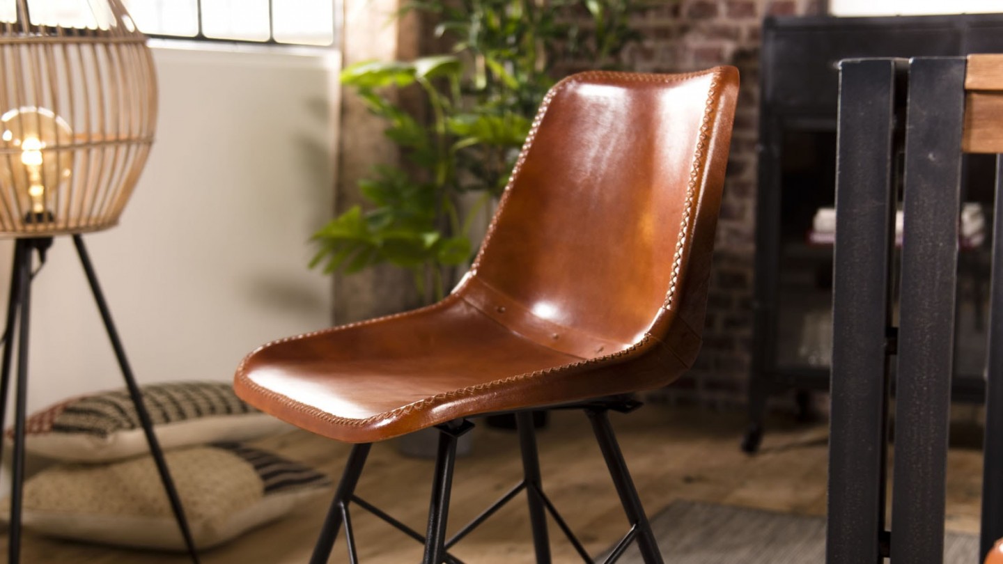 Lot de 2 chaises scandinave en cuir marron piètement métal noir - Collection Romain