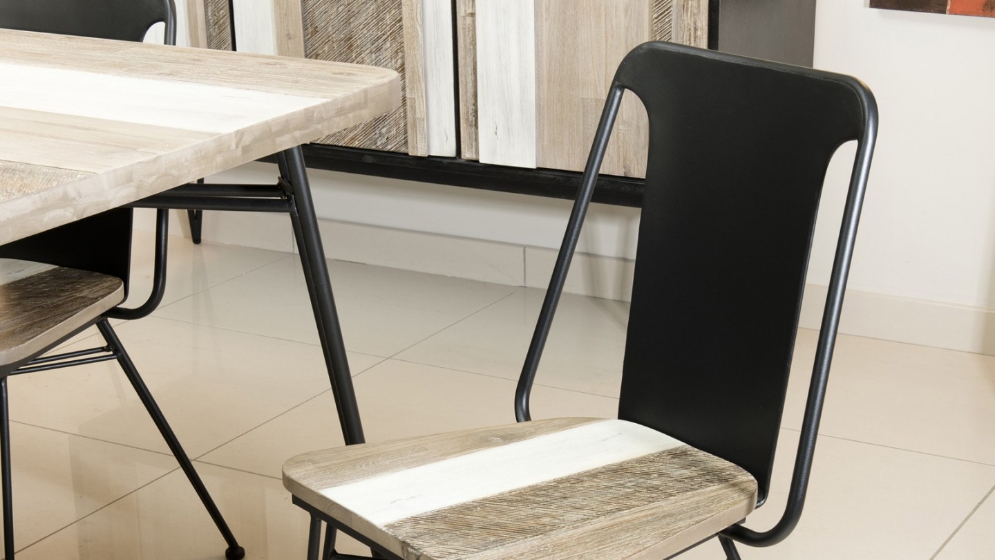 Lot de 2 chaises en métal noir assise en acacia - Collection Carmen