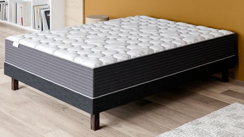 Matelas 140x190 Ressorts et mémoire de forme - Ferme