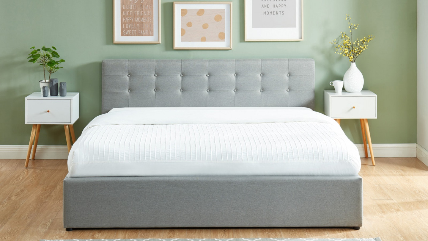 Lit coffre 180x200 en tissu gris clair avec tête de lit et sommier à lattes - Collection Tina