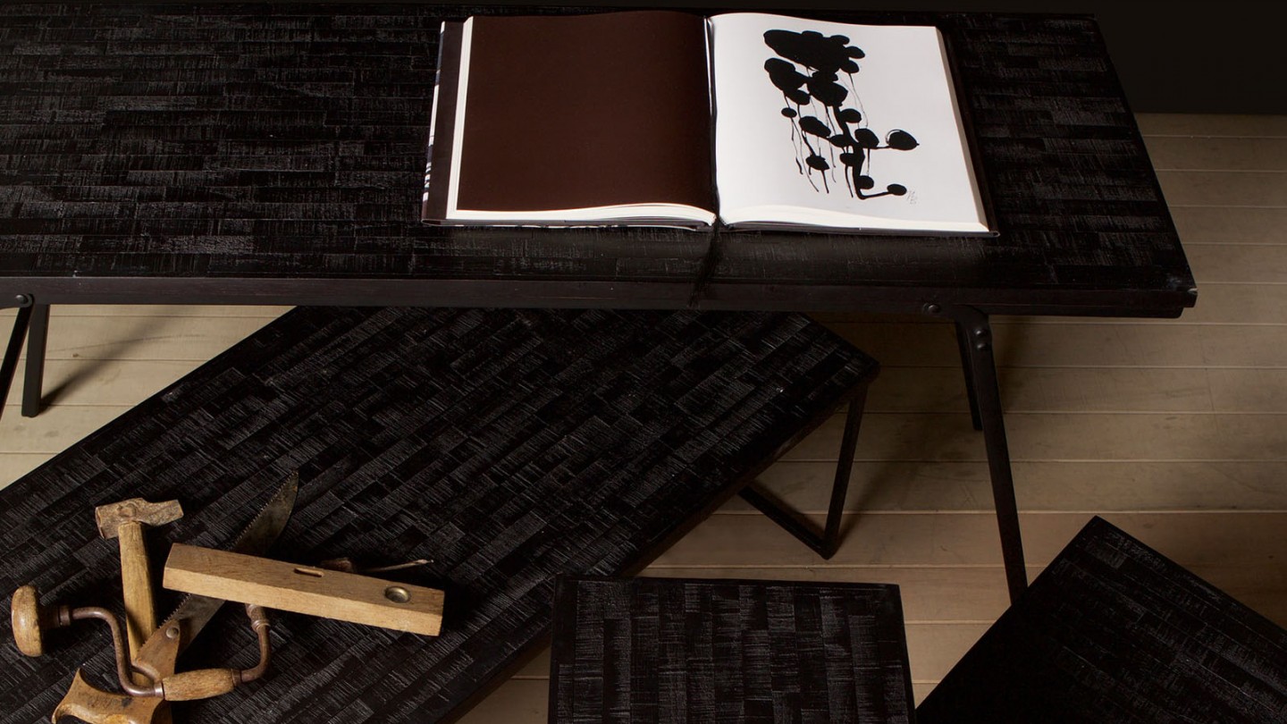 Table basse carrée en bois noir - Collection Sharing