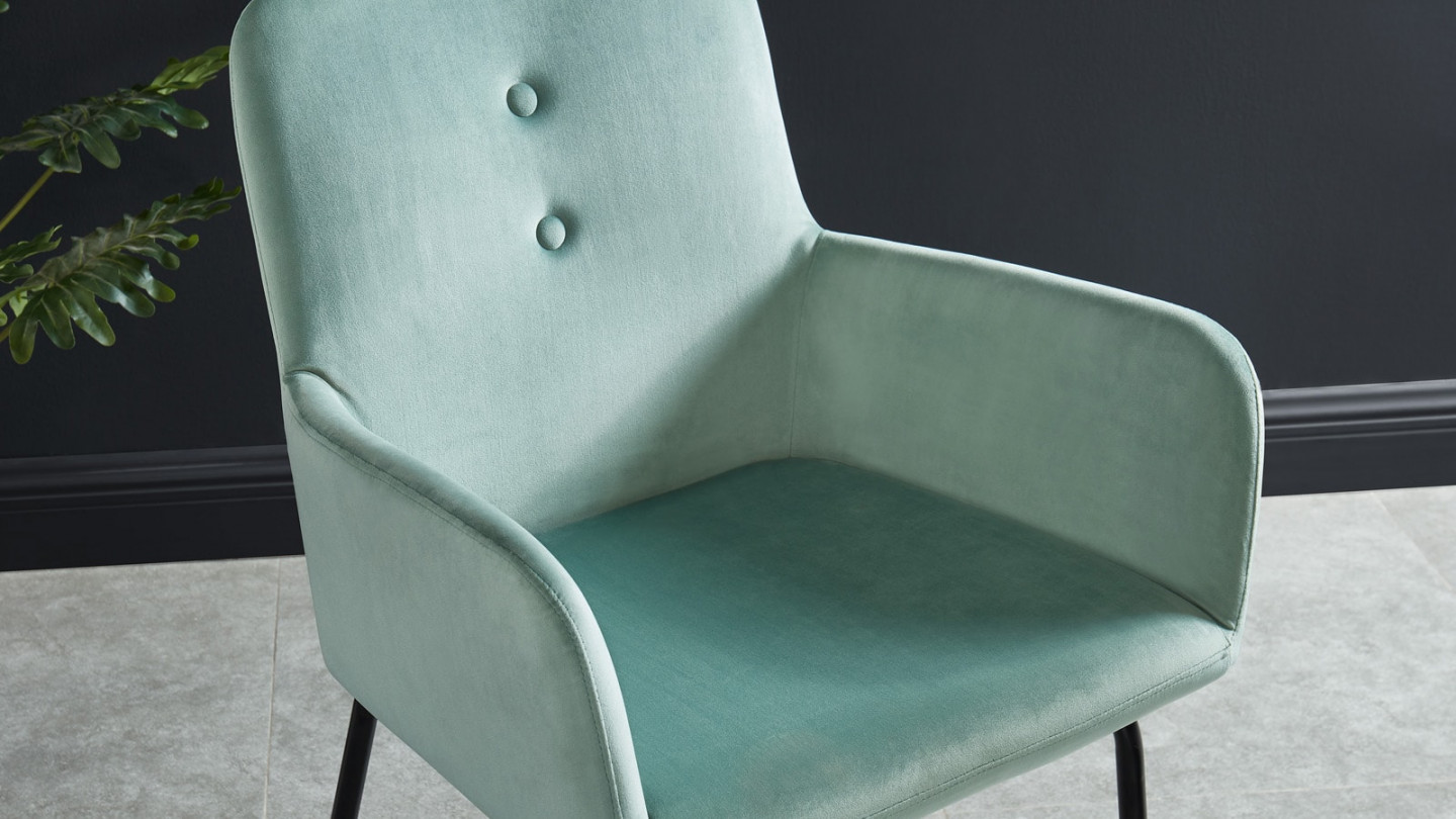 Chaise avec accoudoirs en velours vert amande et piètement métal - Lisbonne