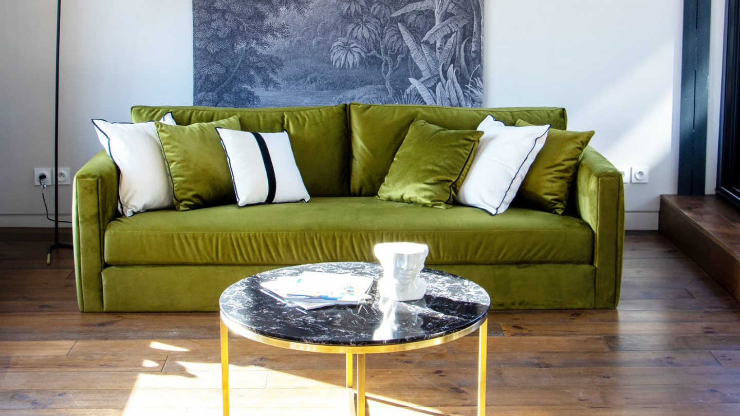 Canapé 3 places velours vert olive + 4 coussins - Collection Denver