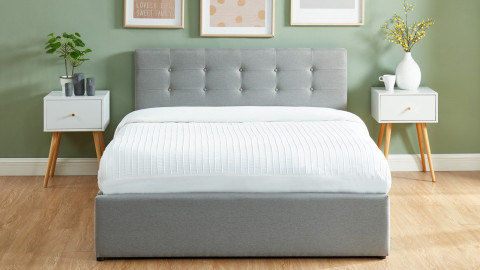 Lit coffre 140x190 en tissu gris clair avec tête de lit et sommier à lattes - Collection Tina