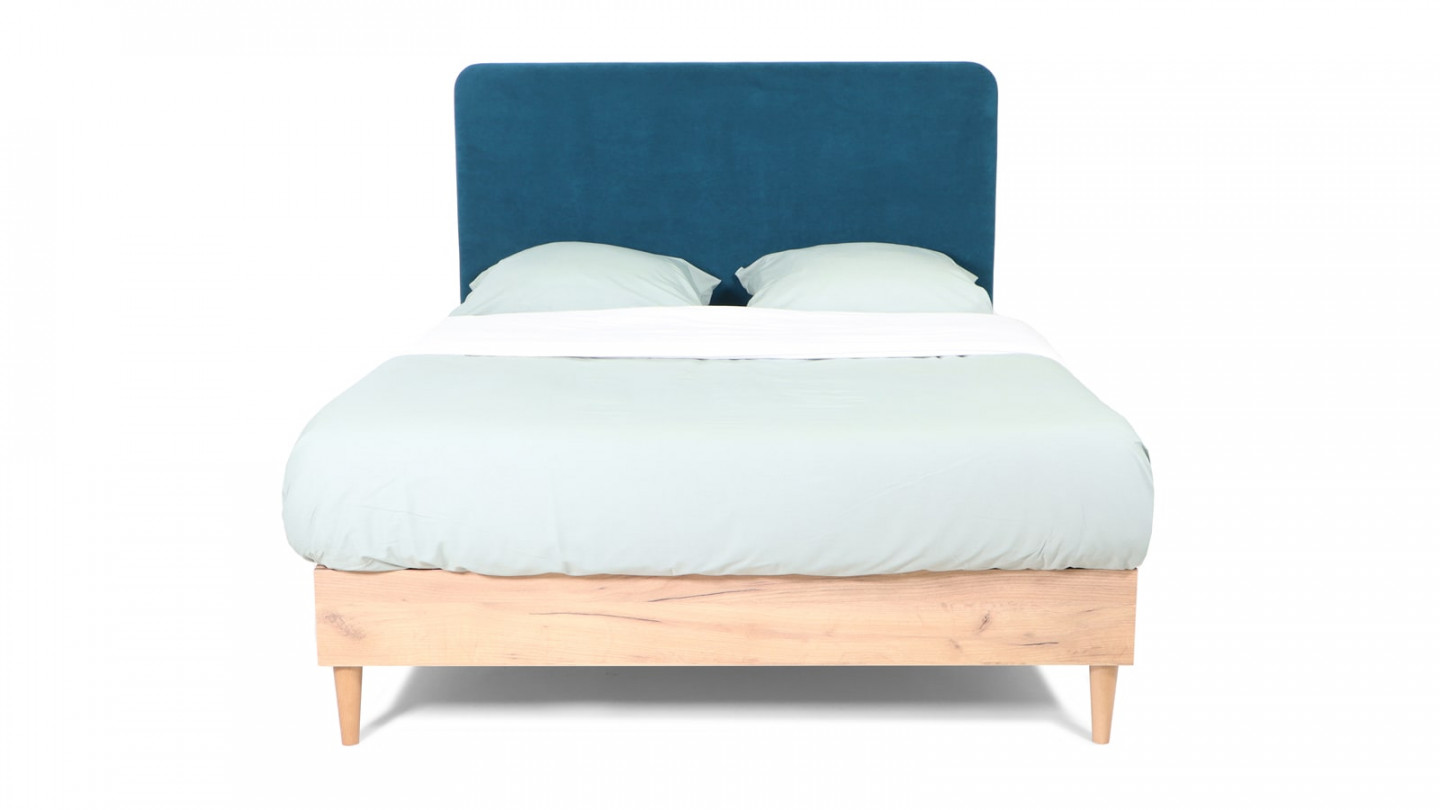 Lit adulte 140x190 cm en bois naturel avec sommier et tête de lit en velours bleu canard - Panzo