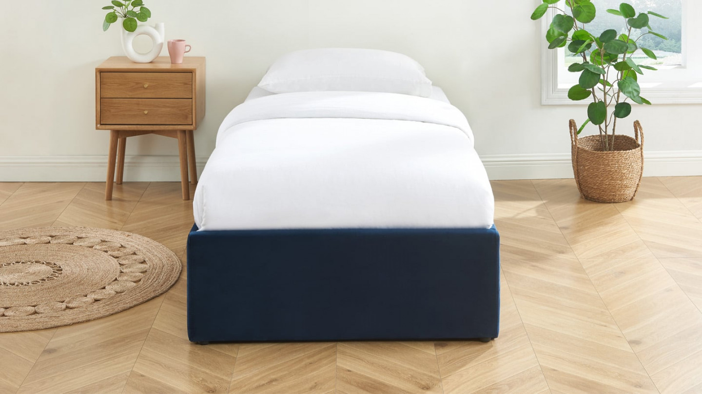 Lit coffre 90x190cm en velours bleu foncé + sommier à lattes - Handy