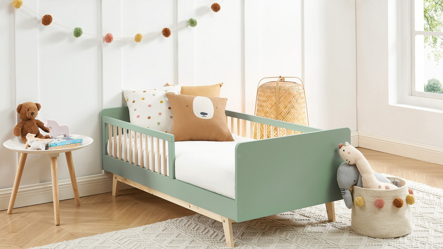 Lit enfant 70x140 en pin massif vert avec sommier - Alba