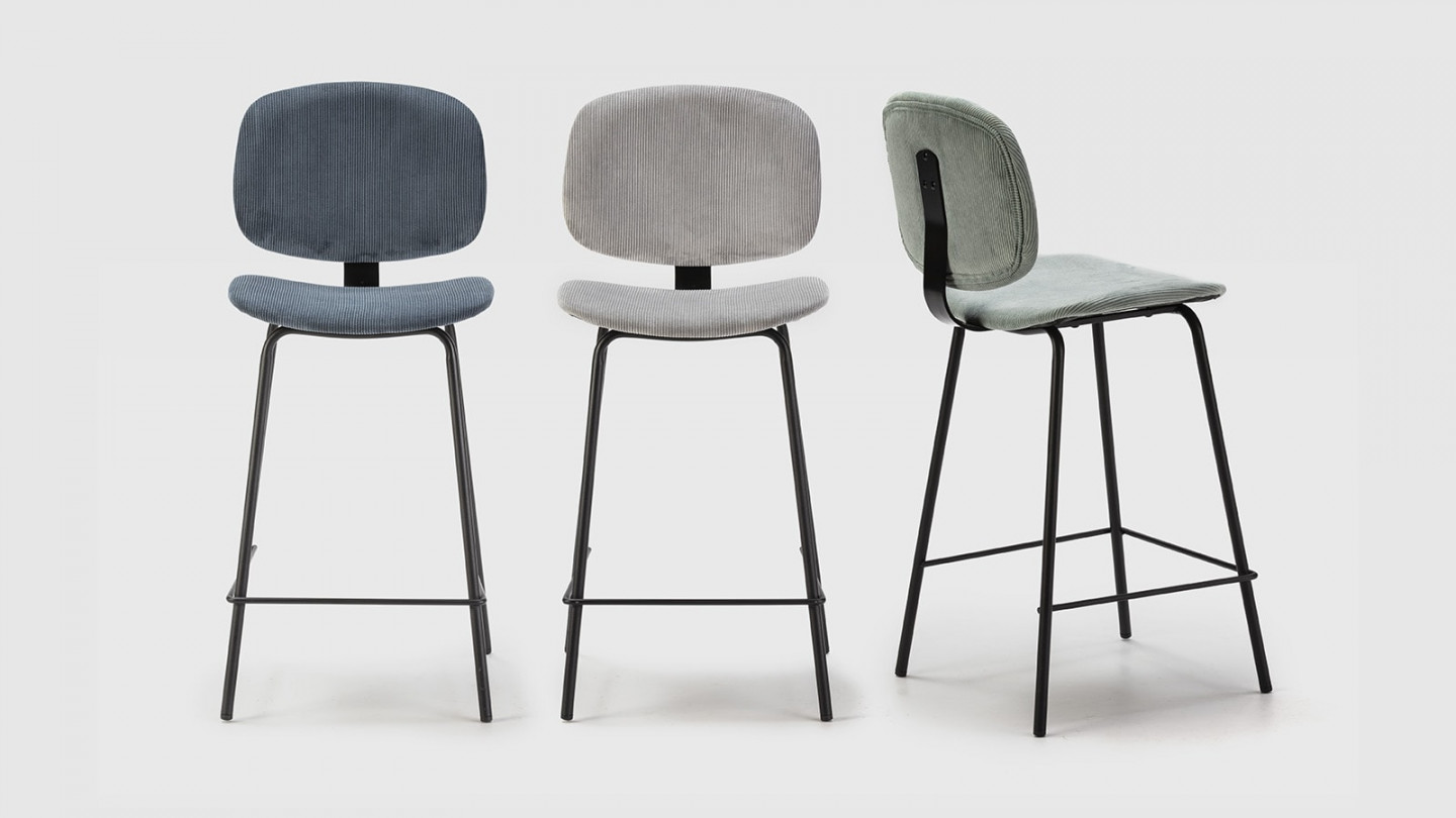 Lot de 2 tabourets de bar en velours côtelé bleu piètement noir 65 cm