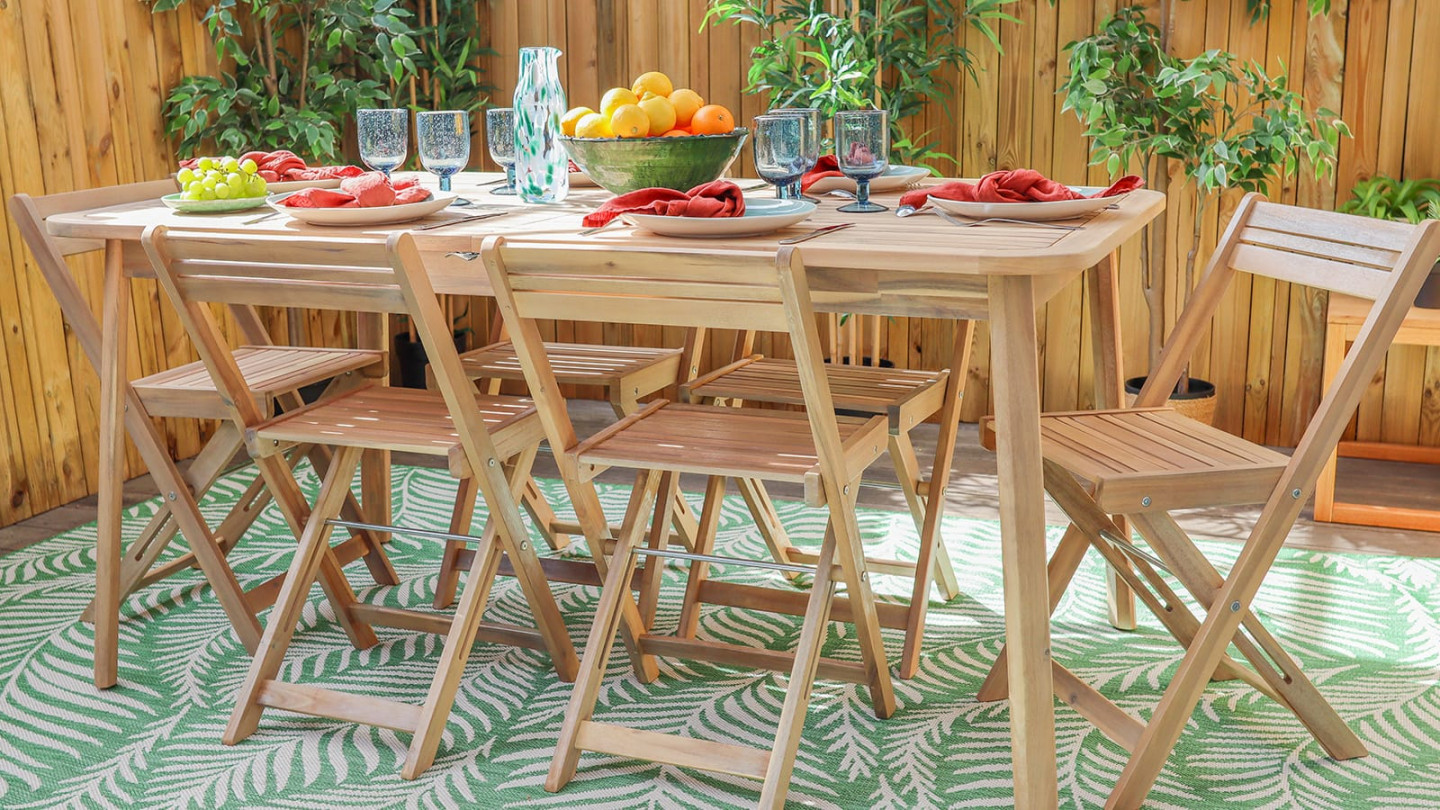 Ensemble table de jardin en acacia blanchi avec extension 160/210 cm + 8 chaises pliantes