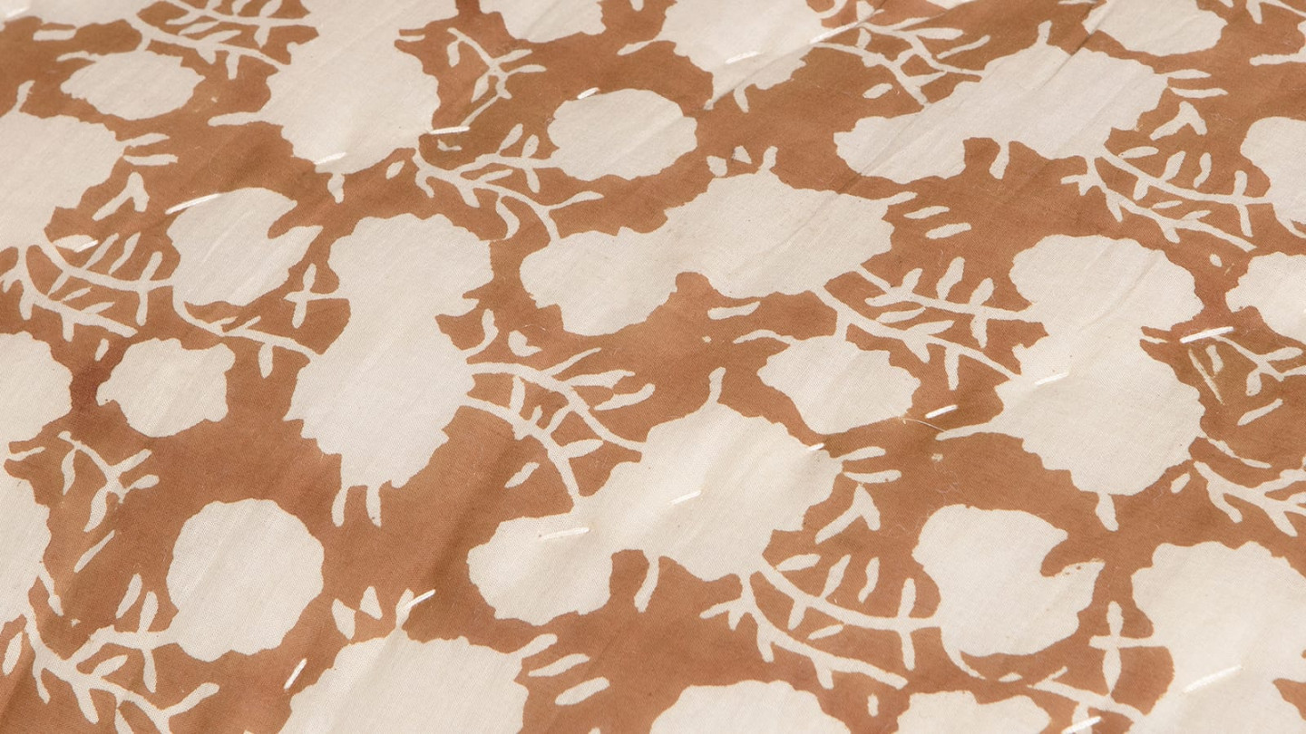 Edredon imprimé matelassé à la main marron 220x265cm - Foliage