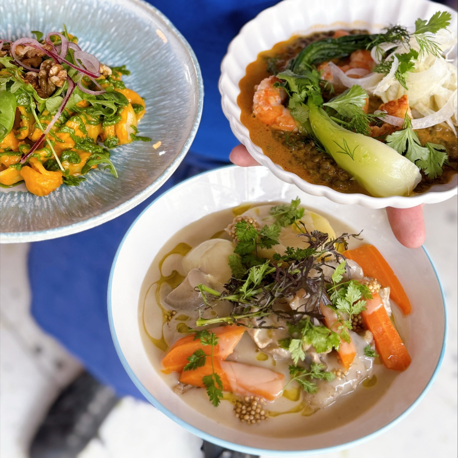 Vue d'ensemble du restaurant Pinpon à Bordeaux avec décoration colorée