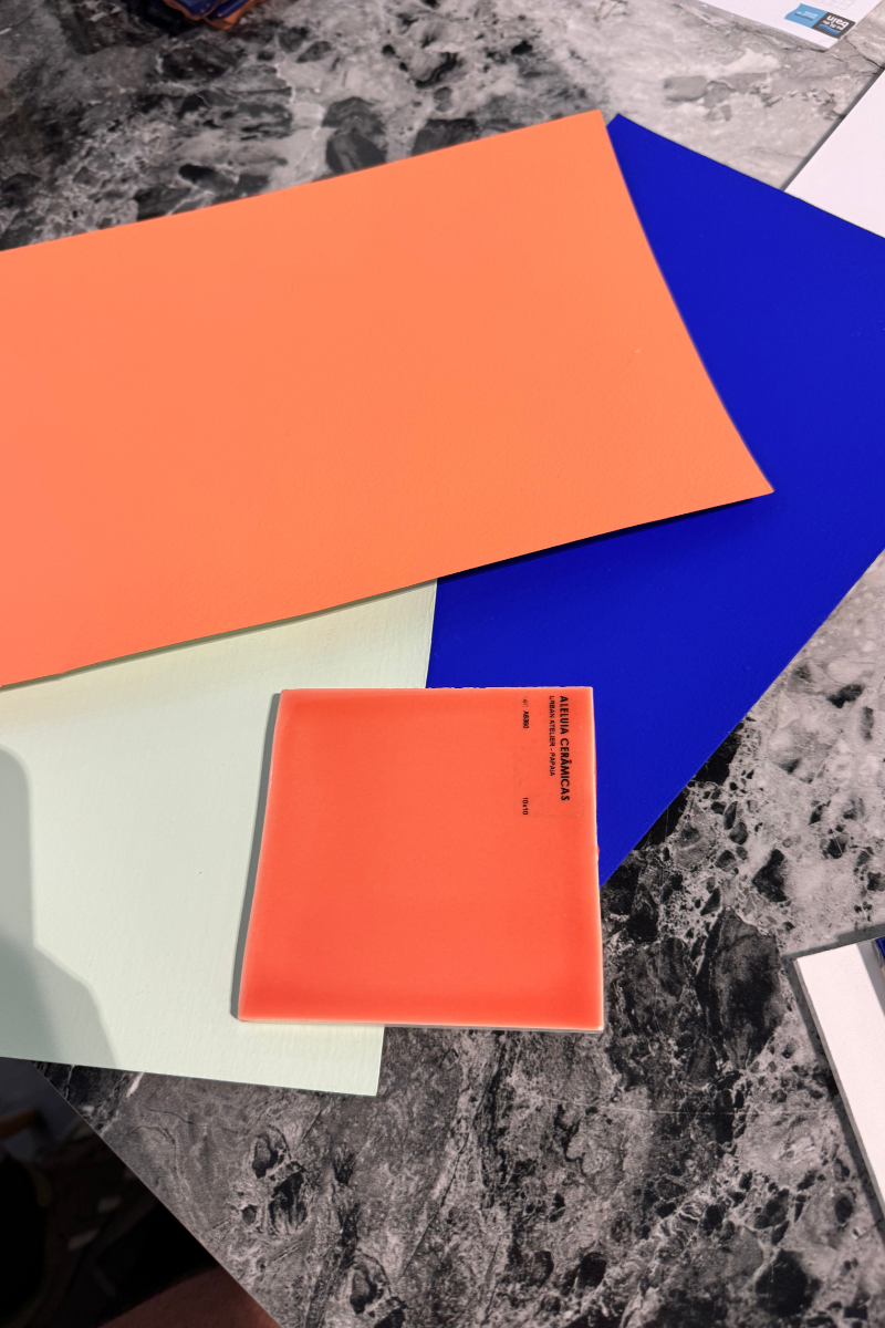 Zoom sur les couleurs acidulées du bistrot Pinpon