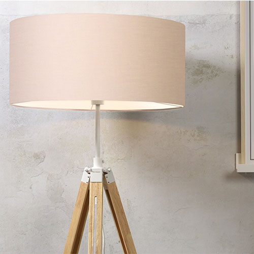 Lampadaire trépied en bois et métal blanc abat jour en coton taupe - Darwin