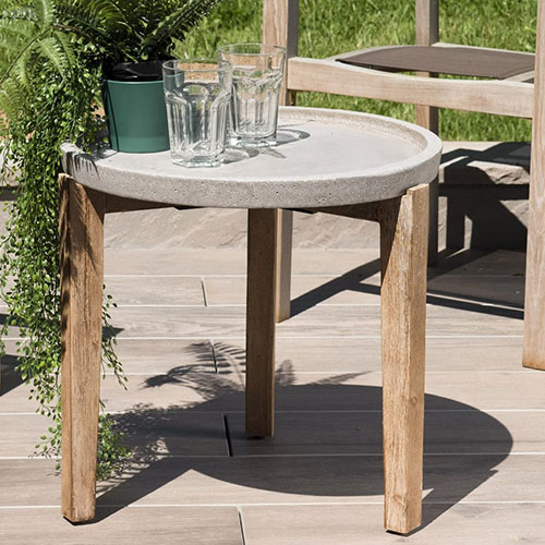 Table d'appoint de jardin ronde 50cm en béton piètement en acacia - Collection Victor