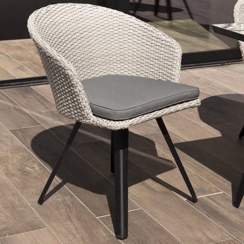 Chaise de jardin en rotin synthétique gris avec coussin gris pieds noirs en métal - Vick