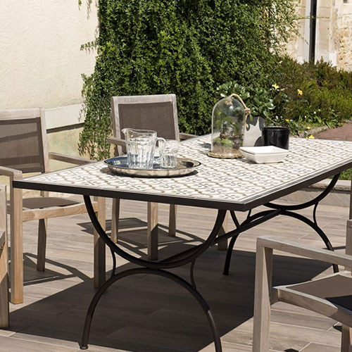 Table de jardin 6 personnes rectangulaire en carreaux de ciment piètement métal - Collection Vick