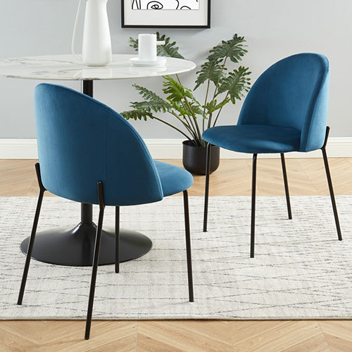 Lot de 2 chaises en velours bleu et piètement en métal noir - Manhattan
