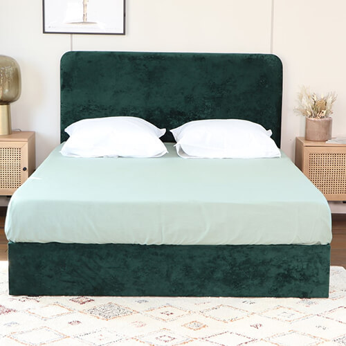 Lit adulte 140 x 190 cm en velours gratté vert avec tête de lit et sommier à lattes - Enzo