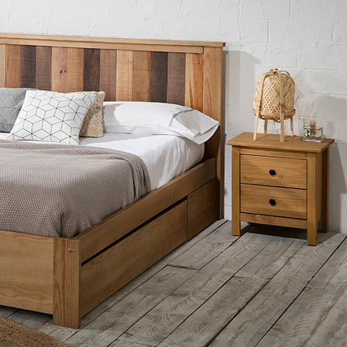 Table de chevet 2 tiroirs en pin massif couleur bois naturel - Elton