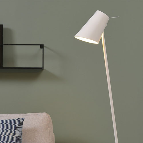 Lampadaire en fer et gomme blanc - Collection Cardiff - It's About Romi