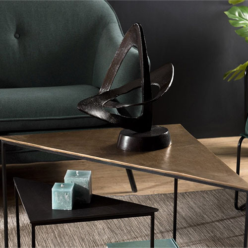 Set de 2 tables gigognes triangle en aluminium doré et noir - Collection Johan