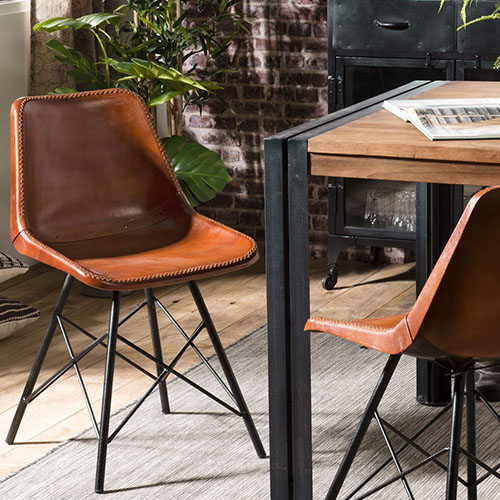 Lot de 2 chaises scandinave en cuir marron piètement métal noir - Romain